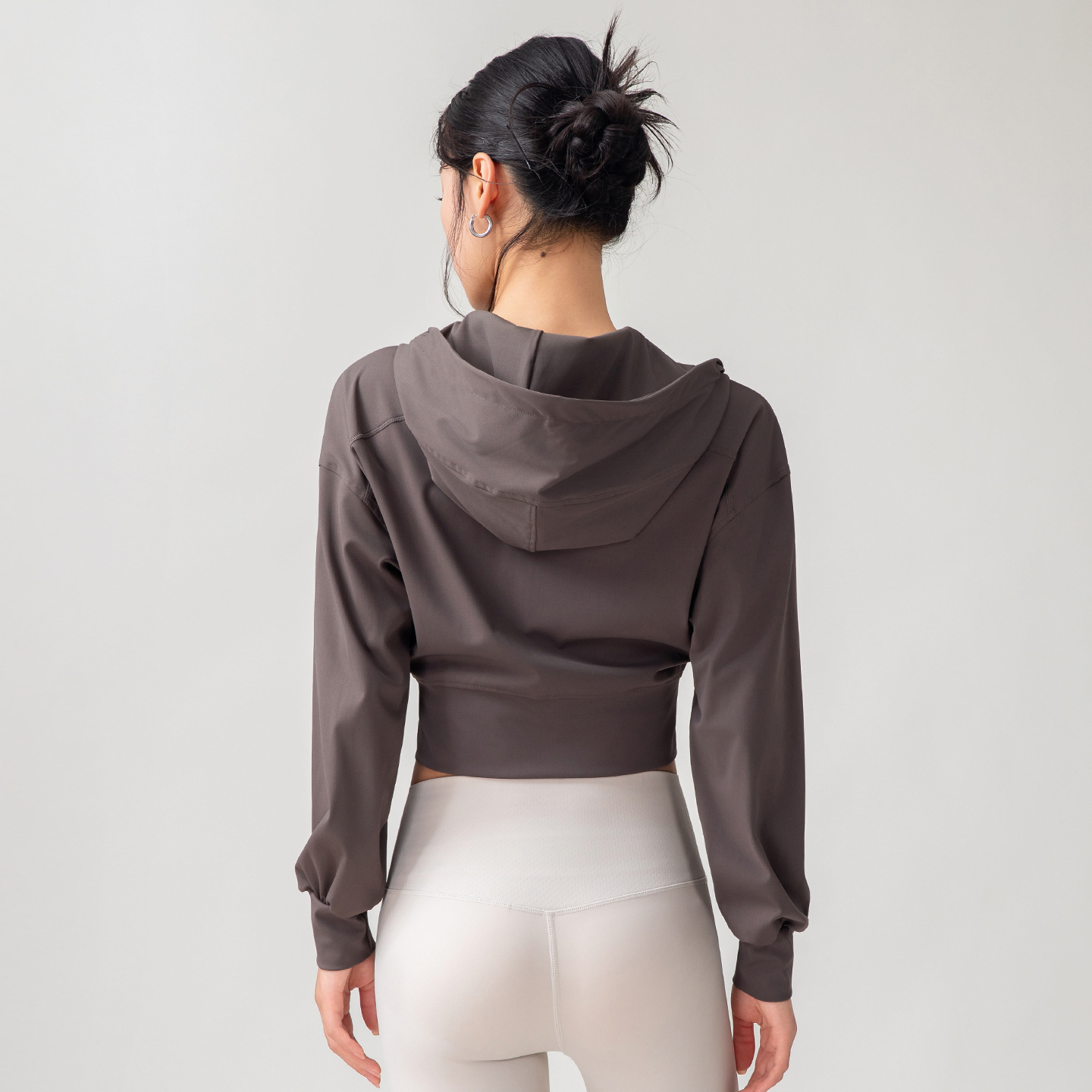 เสื้อโยคะผู้หญิงสีพื้น แขนยาว  - Yoga & Fitness Center บทวิจารณ์และราคา